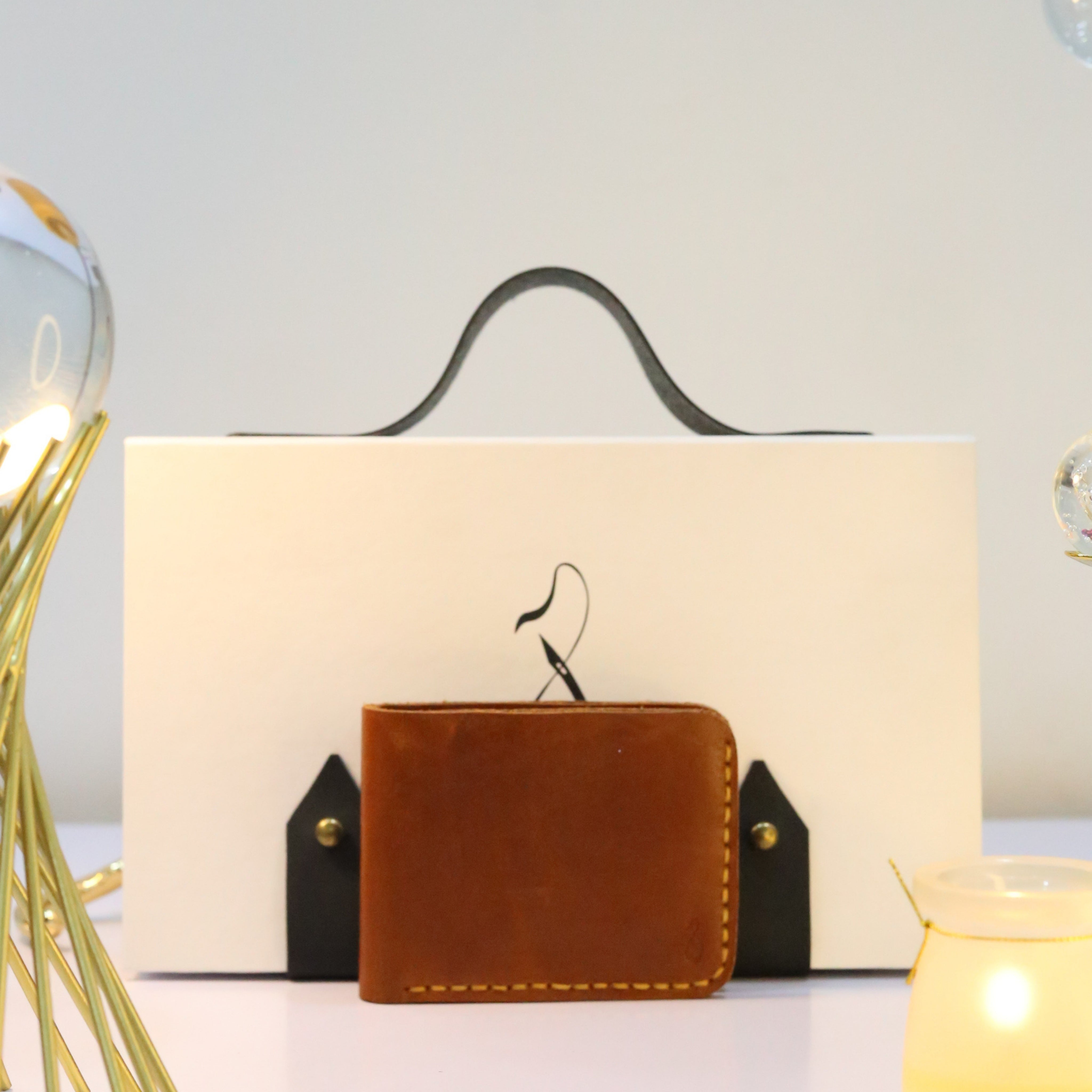 W2 Bi-Fold Handmade Leather Wallet Brown