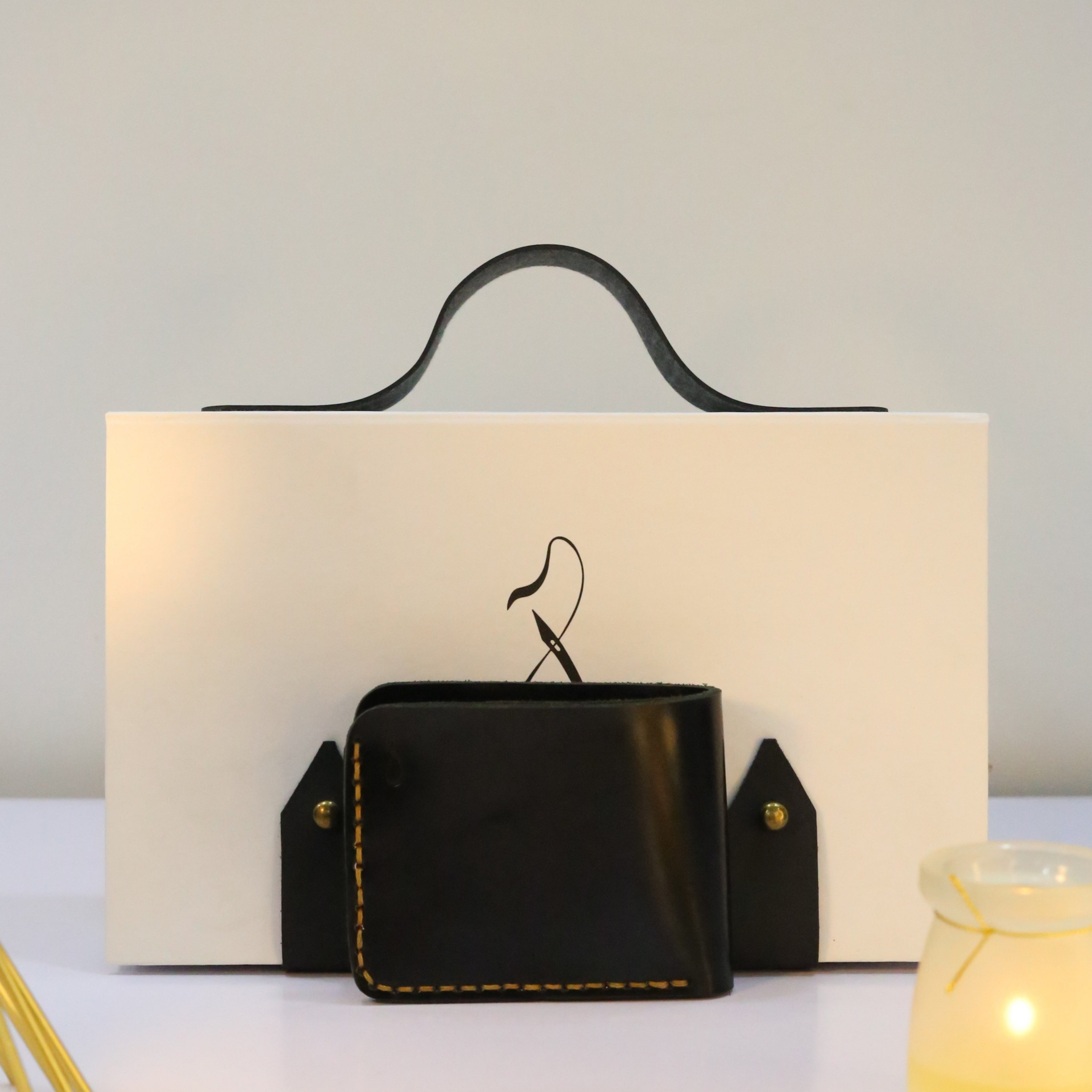 W2 Bi-Fold Handmade Leather Wallet Black