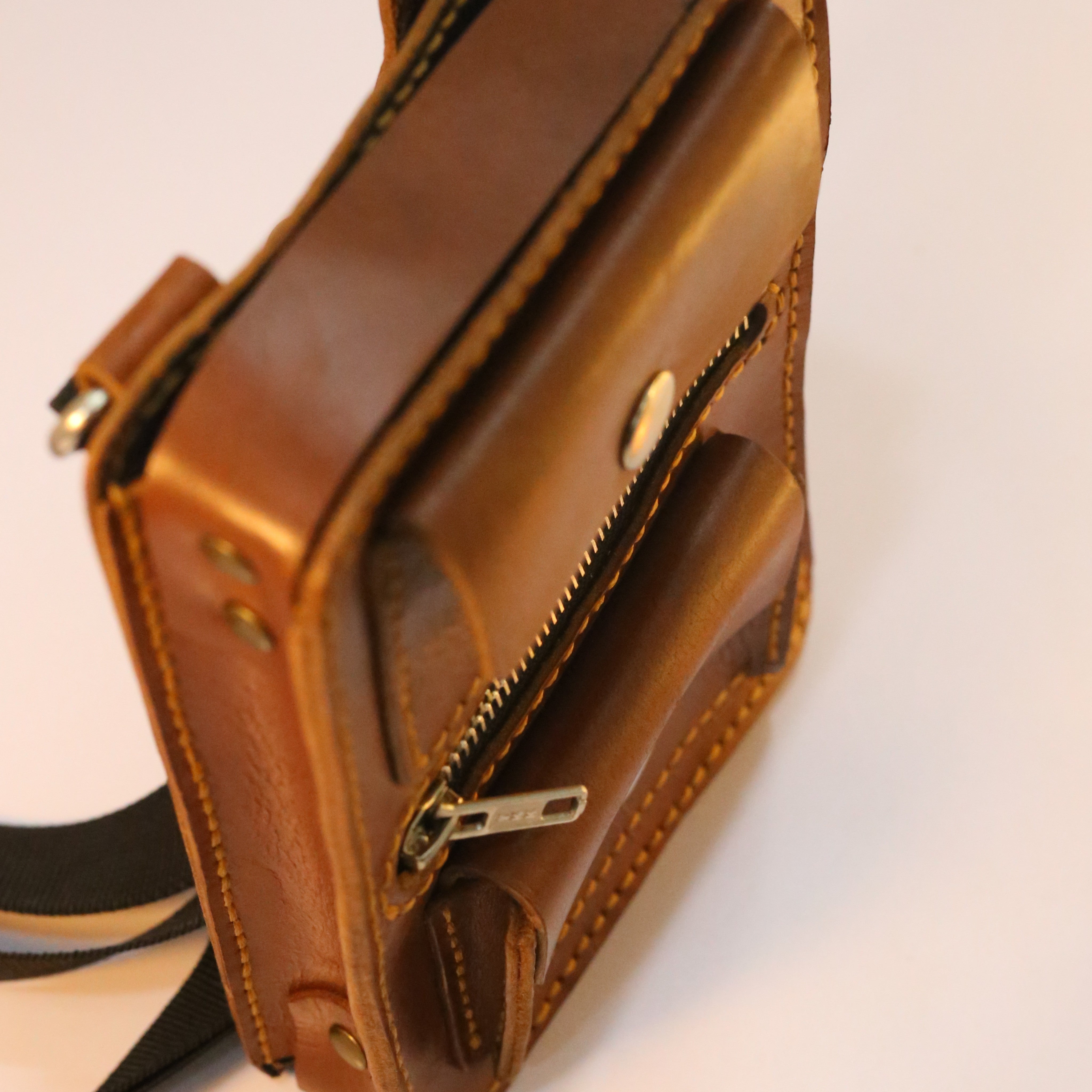 B1 Handmade Leather Crossbody Bag Brown
